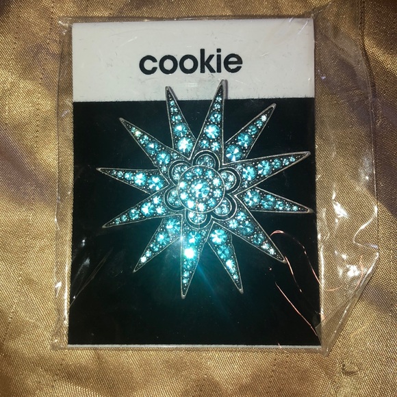 Vintage Victorian blue and silver rhinestone pin - Picture 2 of 3